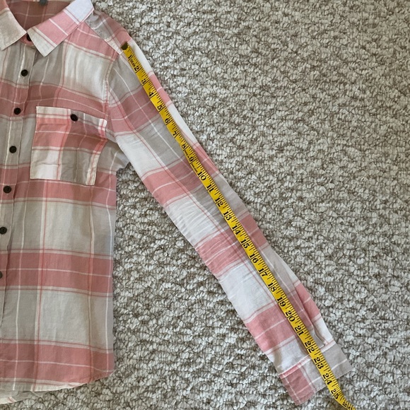 Charlotte Russe Long Sleeve Plaid Top - Picture 2 of 3